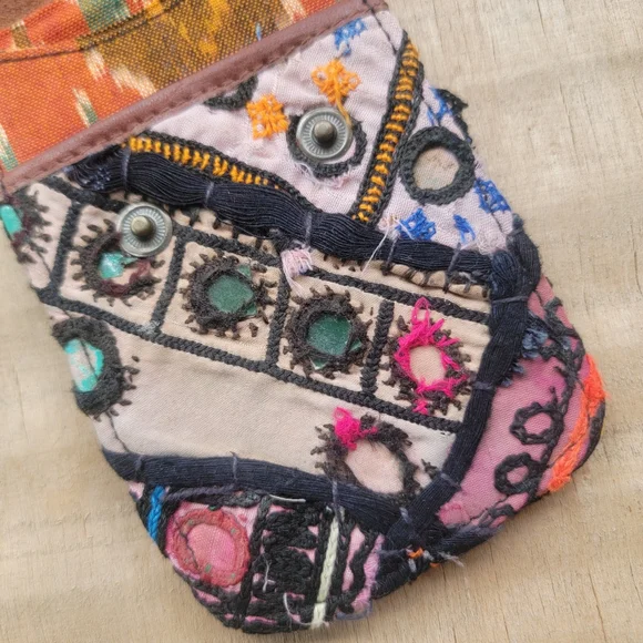 🎱🔮 Free People Boho Embroidered Repurposed vtg banjara hippie Wallet card case - Picture 6 of 16